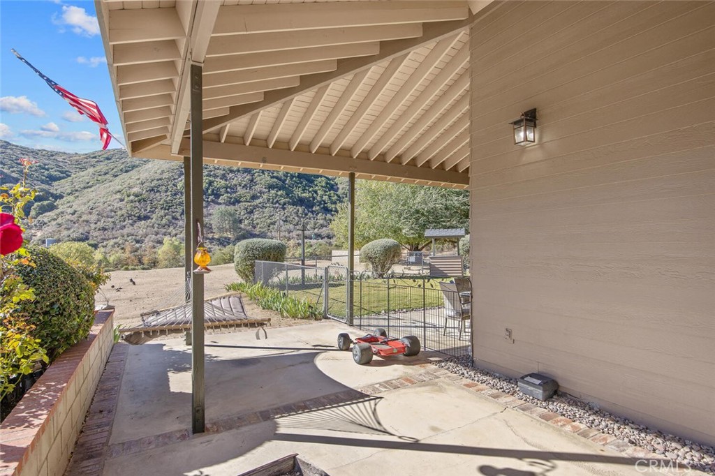 11551 Lonesome Valley