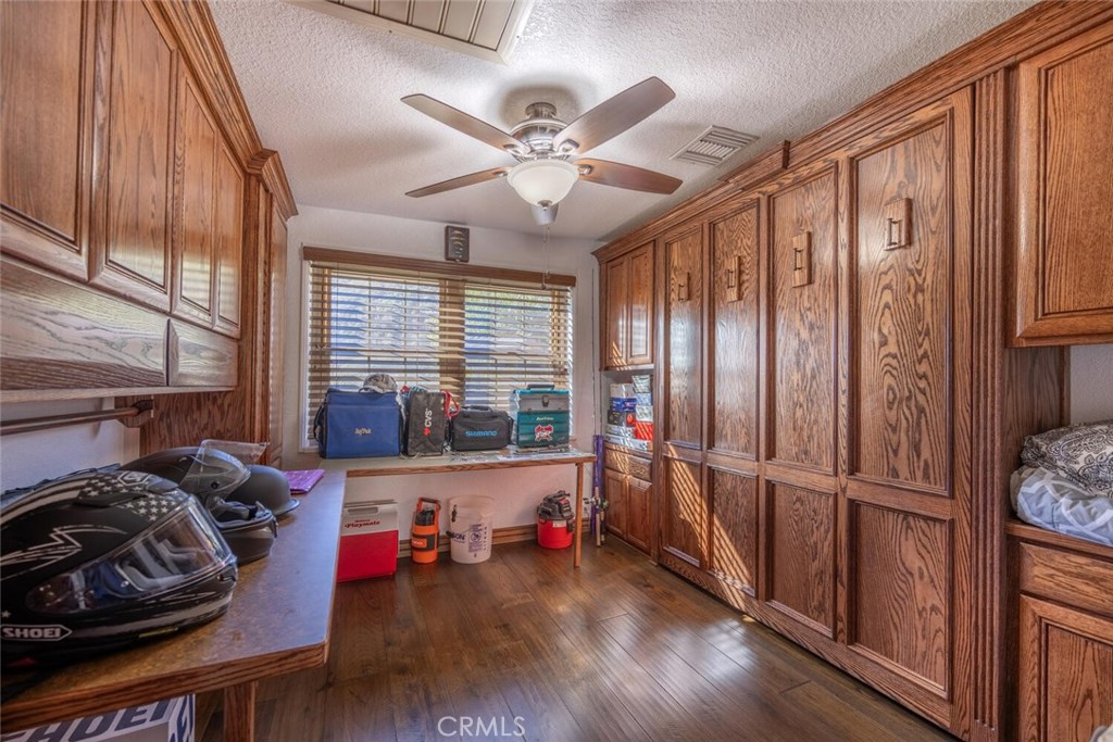 11551 Lonesome Valley