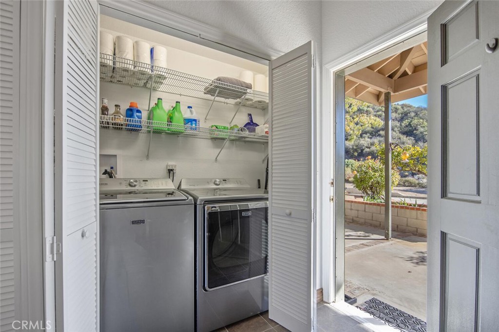 11551 Lonesome Valley