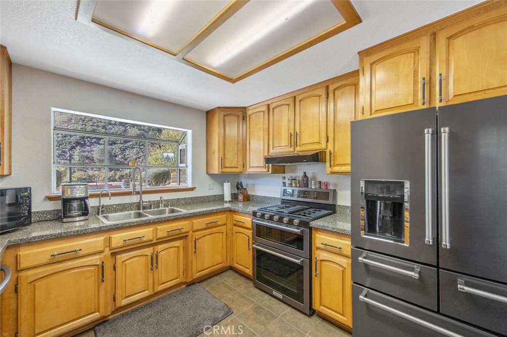 11551 Lonesome Valley