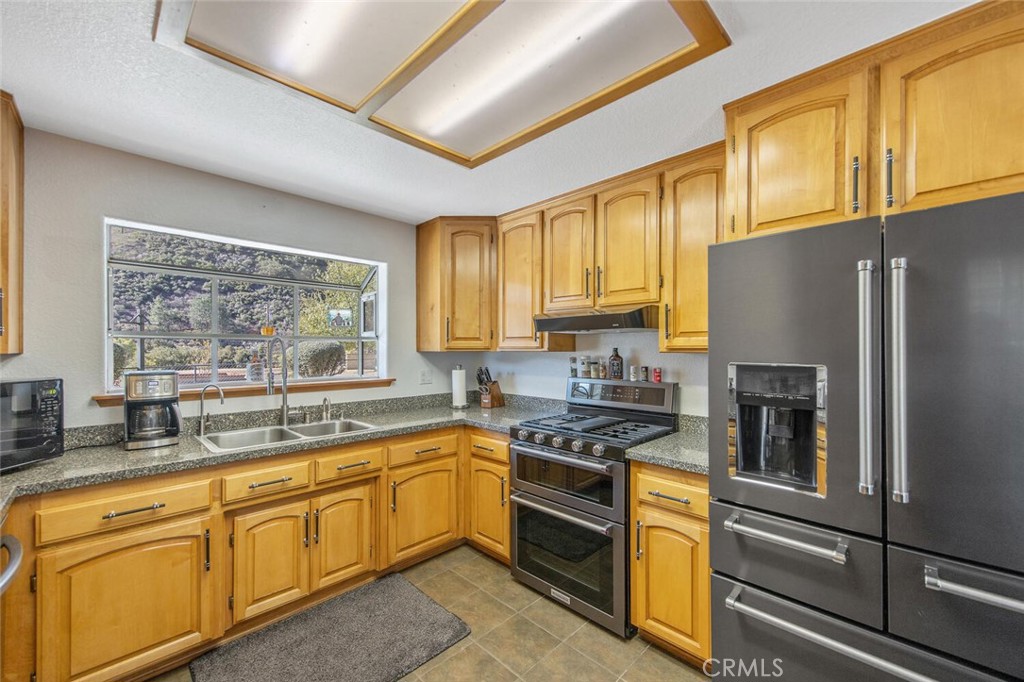 11551 Lonesome Valley