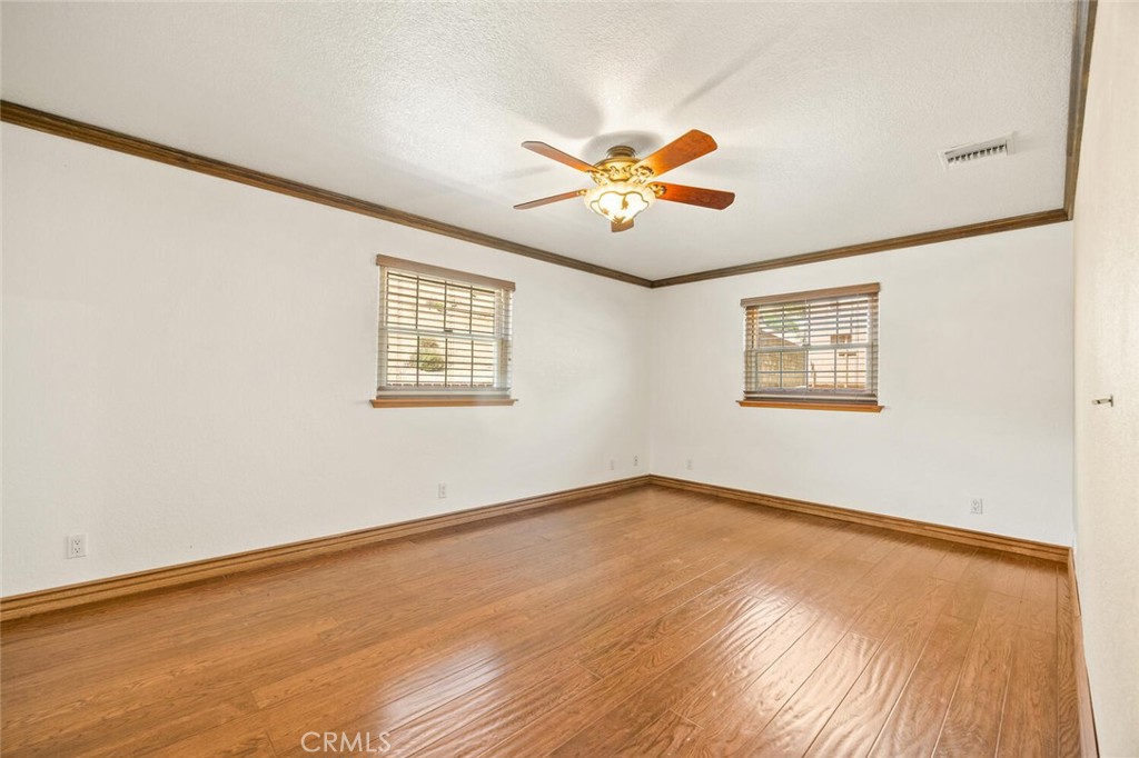 11551 Lonesome Valley