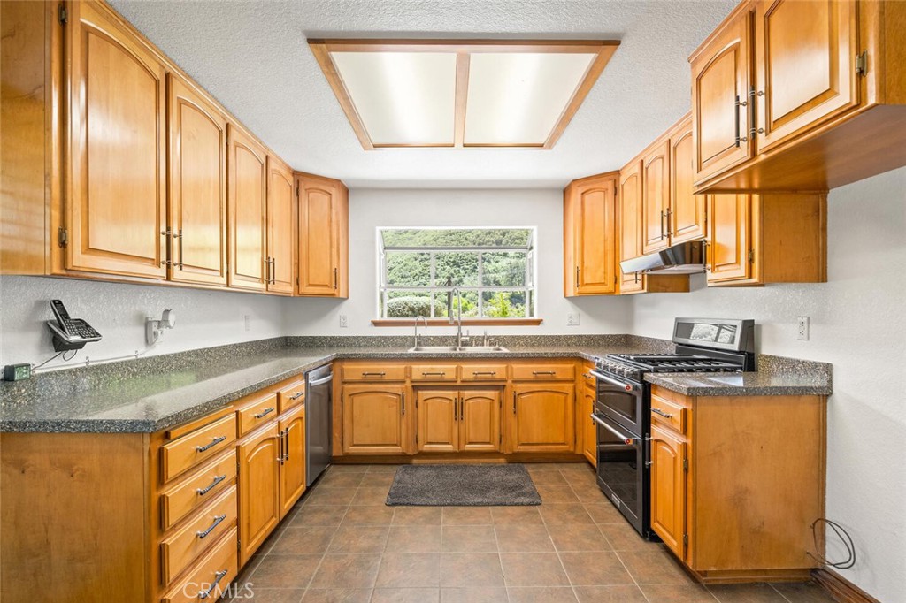 11551 Lonesome Valley