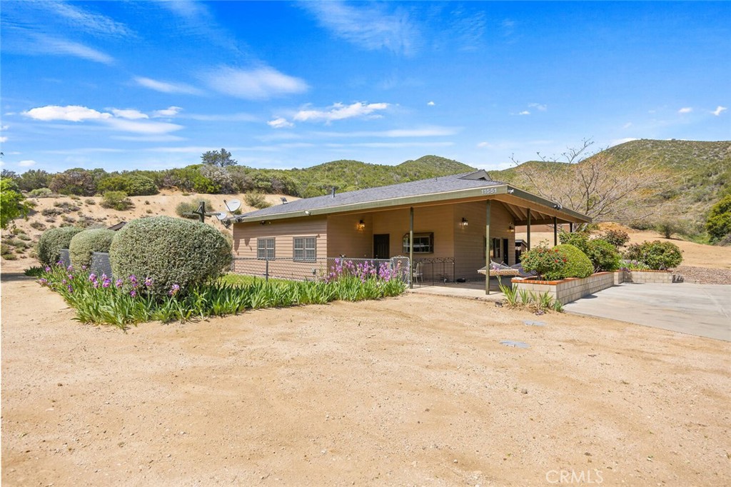 11551 Lonesome Valley