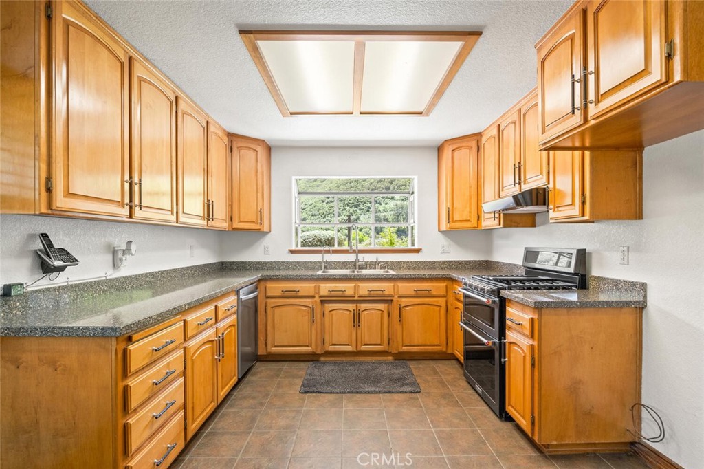 11551 Lonesome Valley