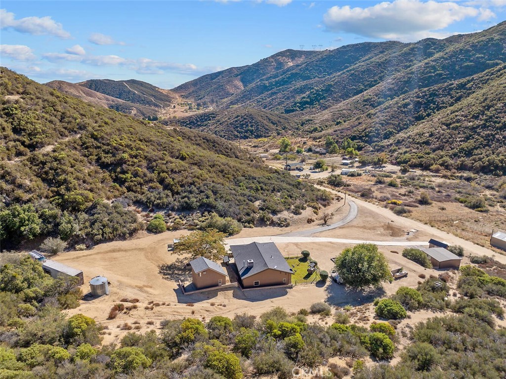 11551 Lonesome Valley