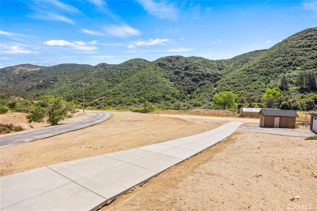 11551 Lonesome Valley