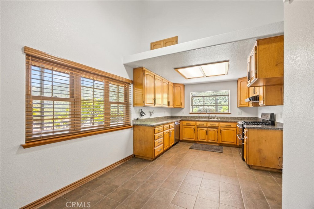 11551 Lonesome Valley