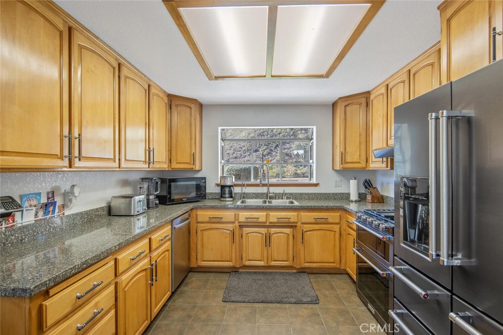 11551 Lonesome Valley