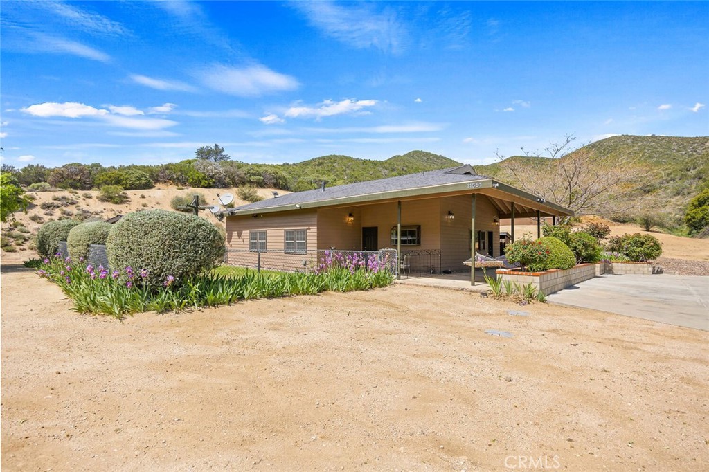 11551 Lonesome Valley