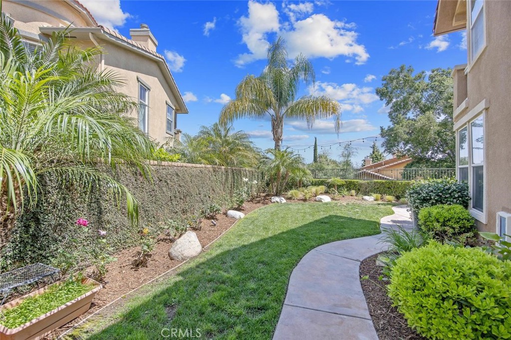 26720 Via Colina