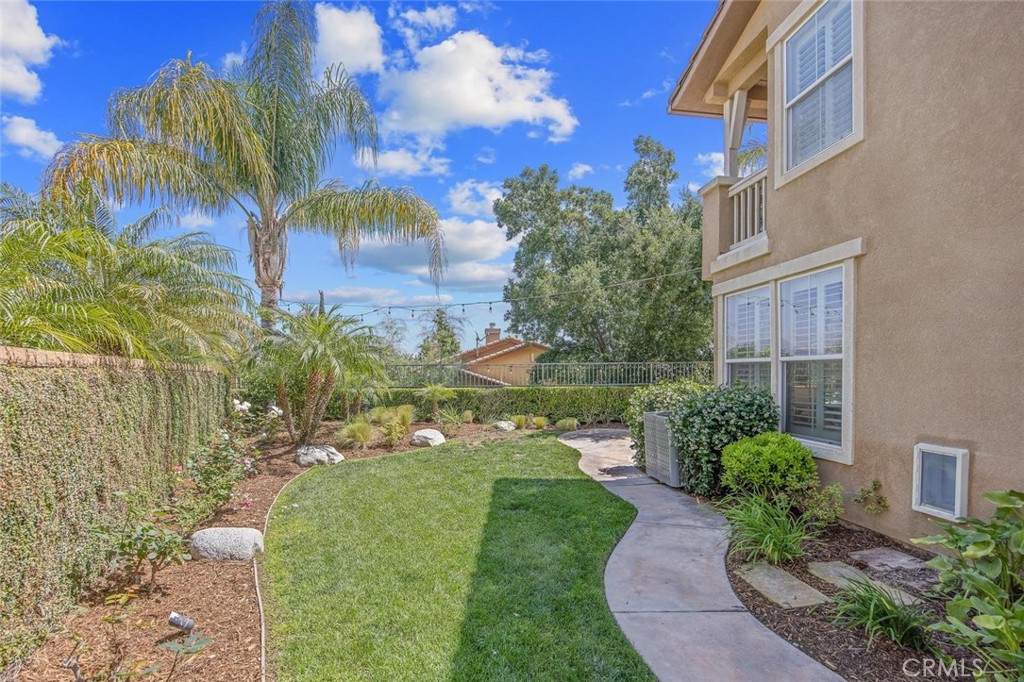 26720 Via Colina