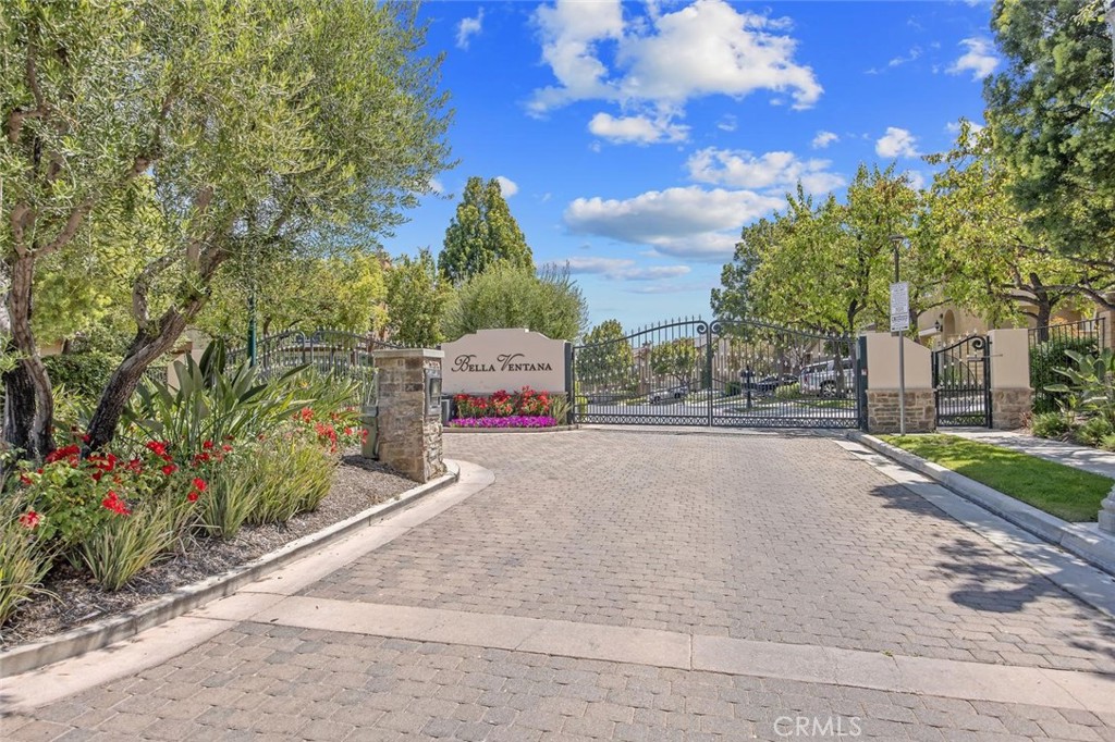 26720 Via Colina