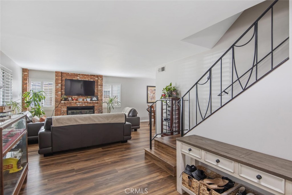 28137 Oaklar