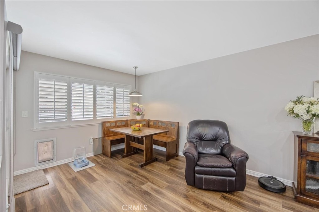 28137 Oaklar