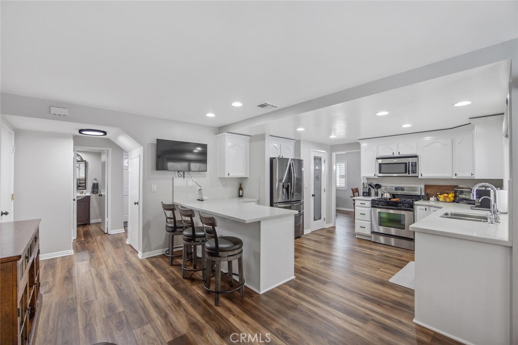 28137 Oaklar