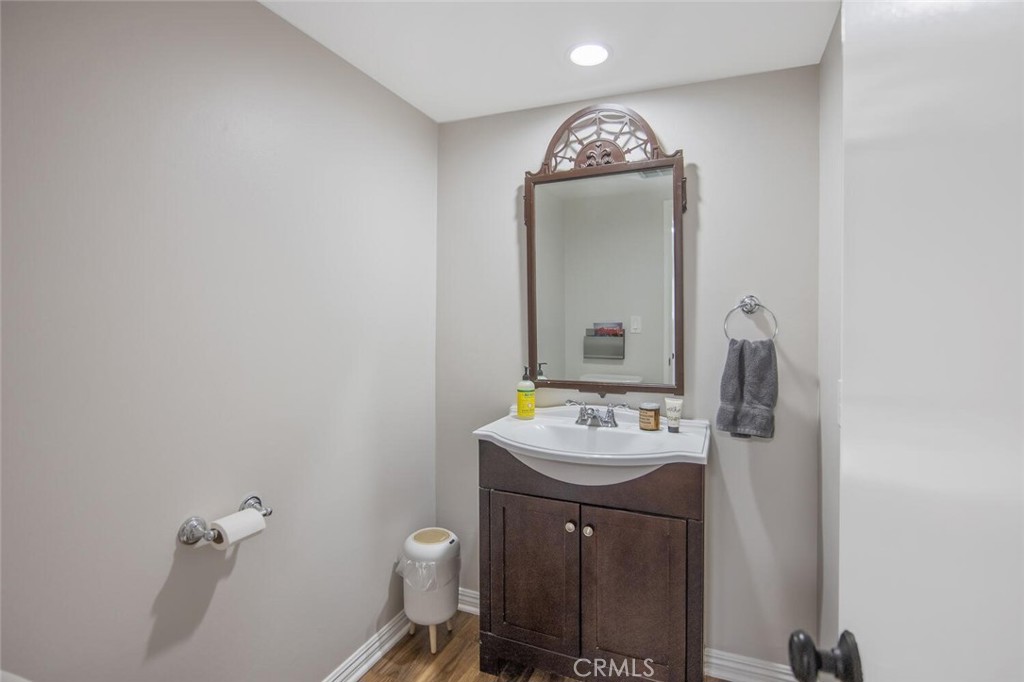 28137 Oaklar