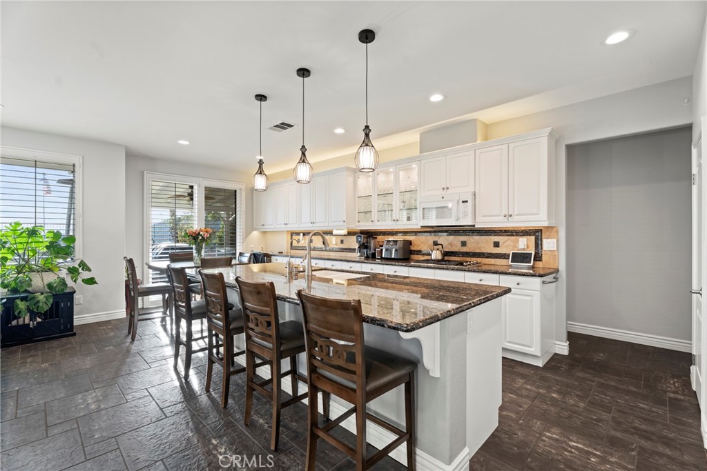 28445 Linda Vista