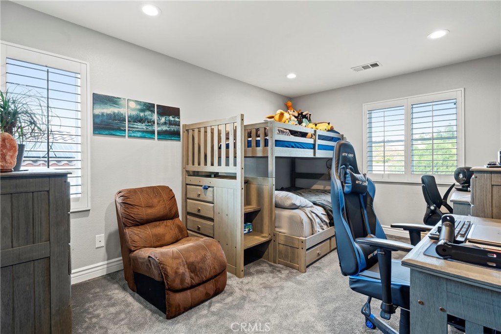 28445 Linda Vista