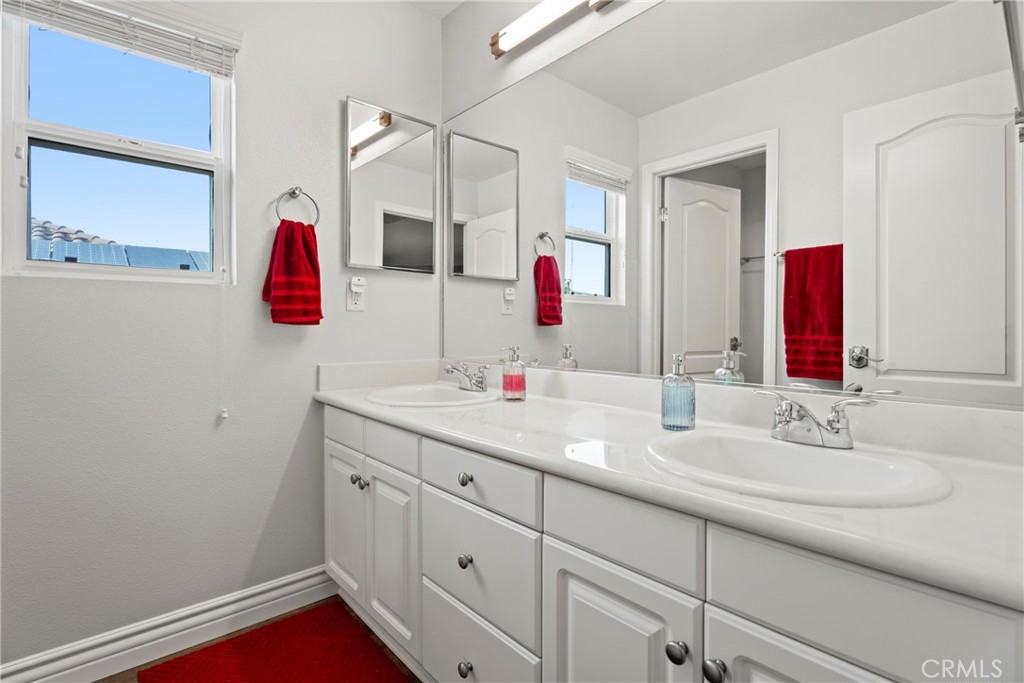 28445 Linda Vista