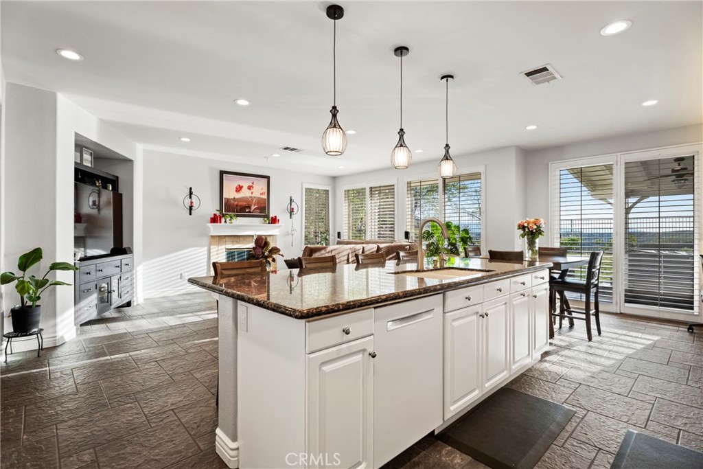 28445 Linda Vista