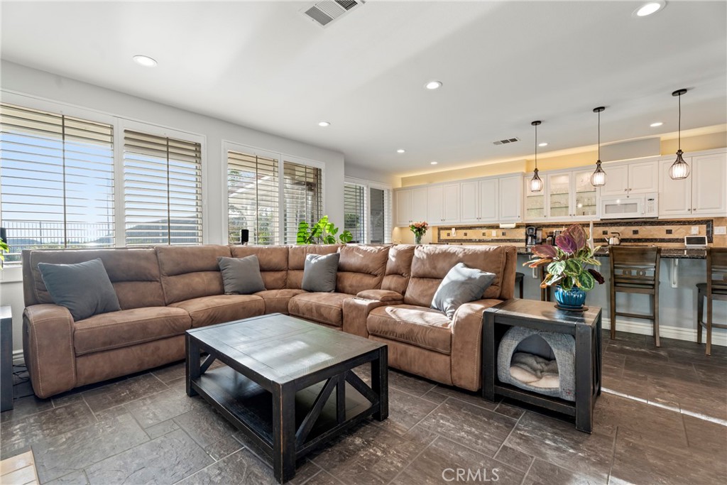 28445 Linda Vista