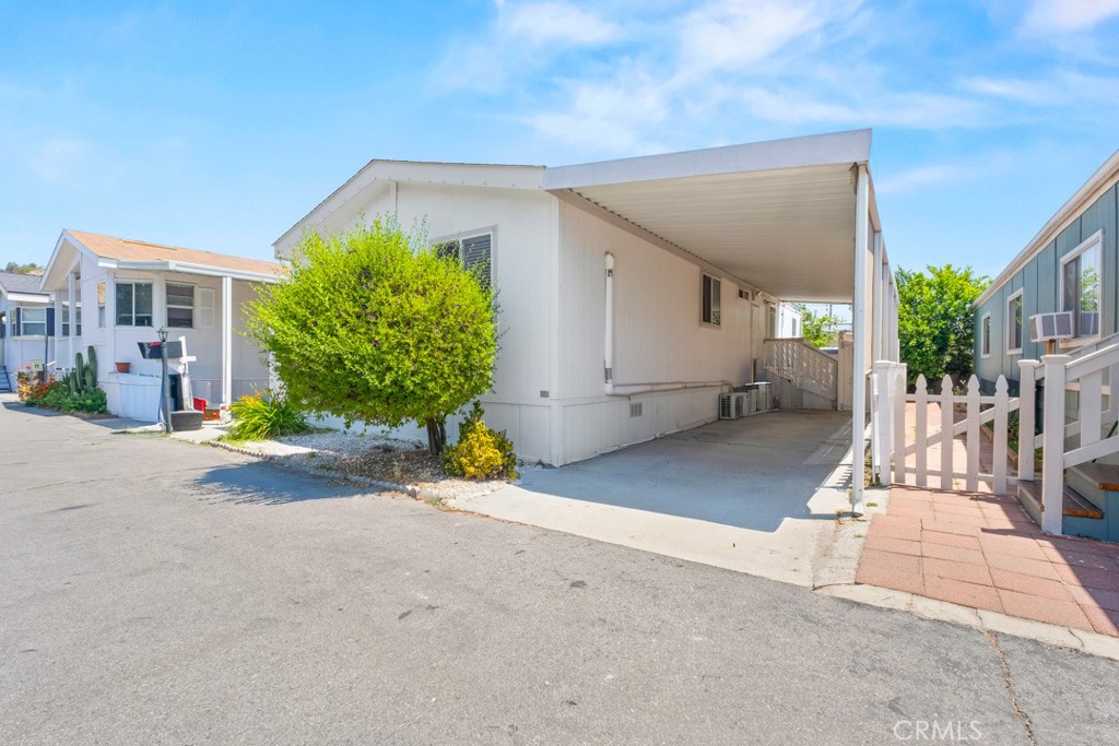 18145 Soledad Canyon 16