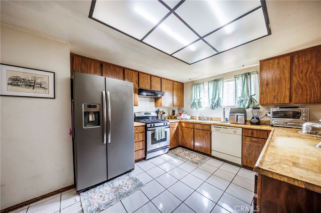 11332 Strathern