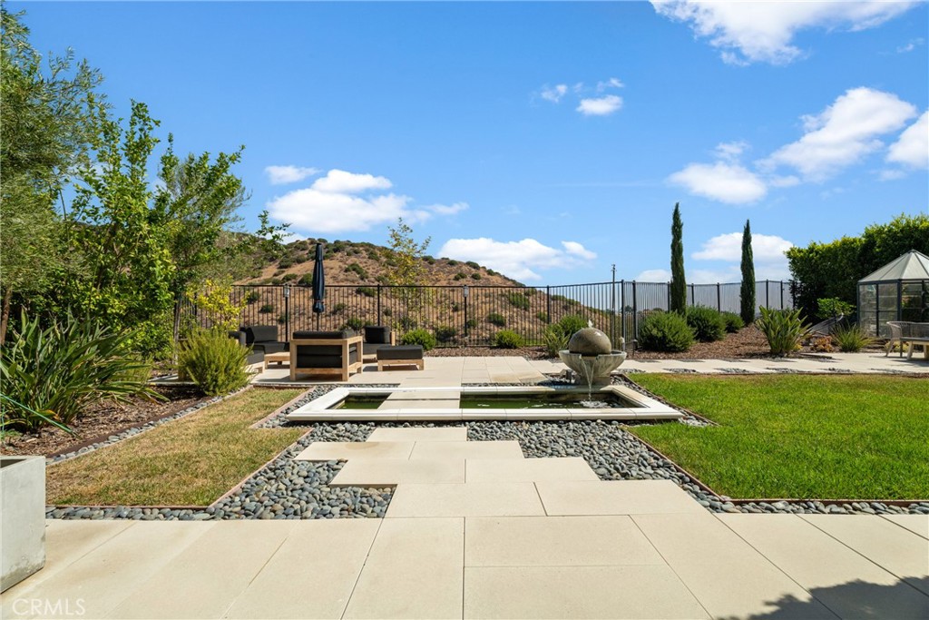 24347 W Stone Bend