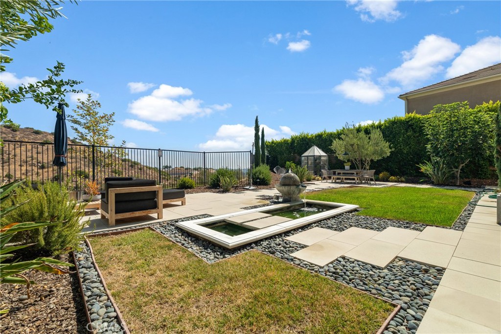 24347 W Stone Bend