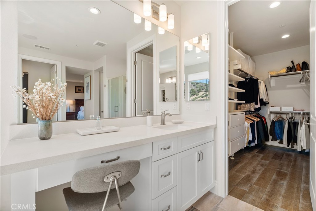 24347 W Stone Bend