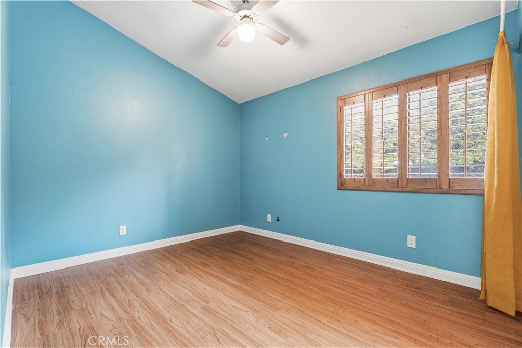 26352 Rainbow Glen