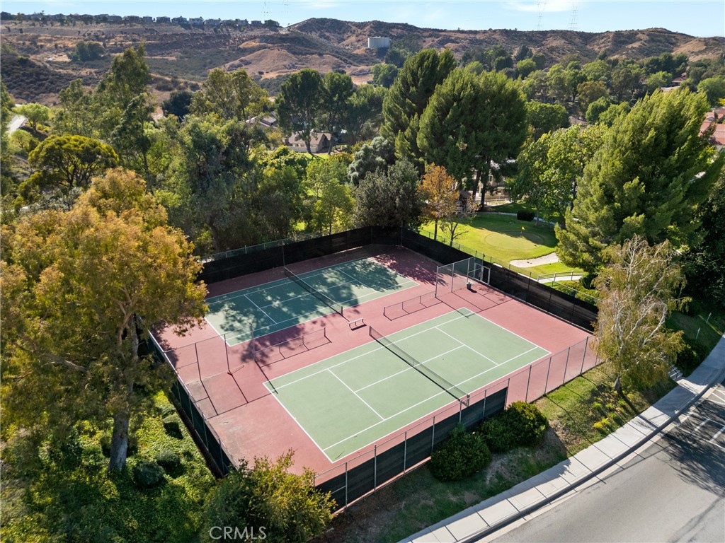 26352 Rainbow Glen