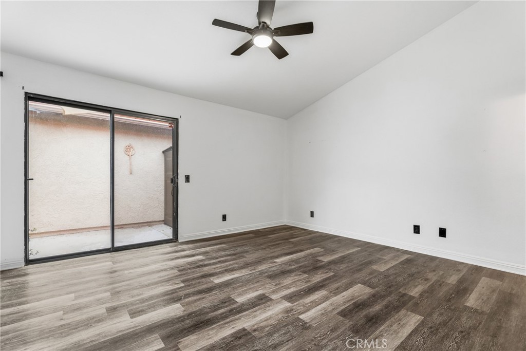26352 Rainbow Glen