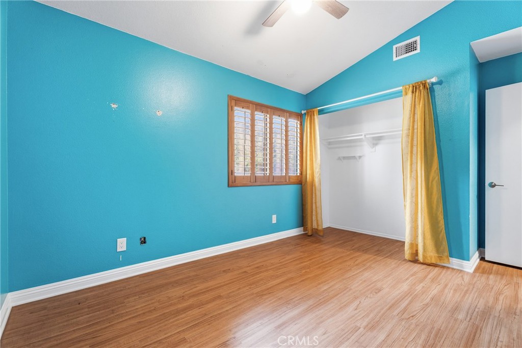26352 Rainbow Glen