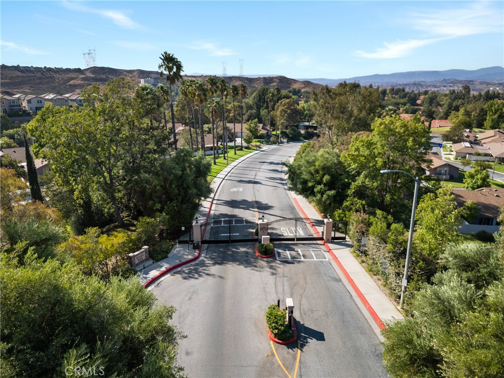 26352 Rainbow Glen