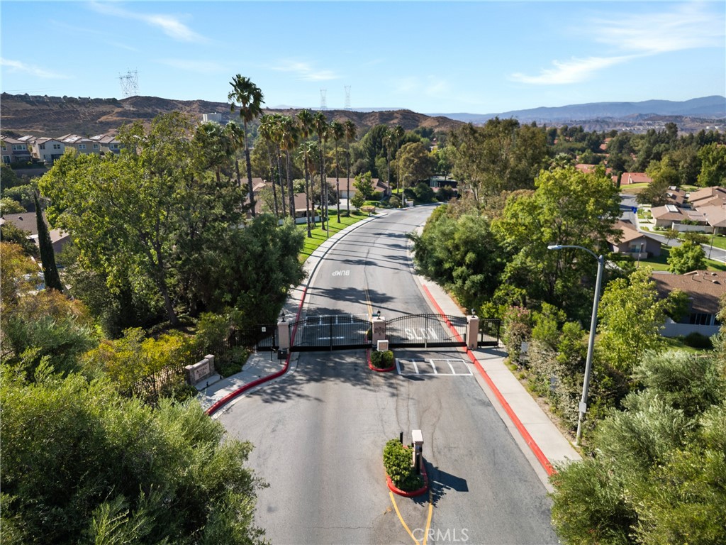 26352 Rainbow Glen