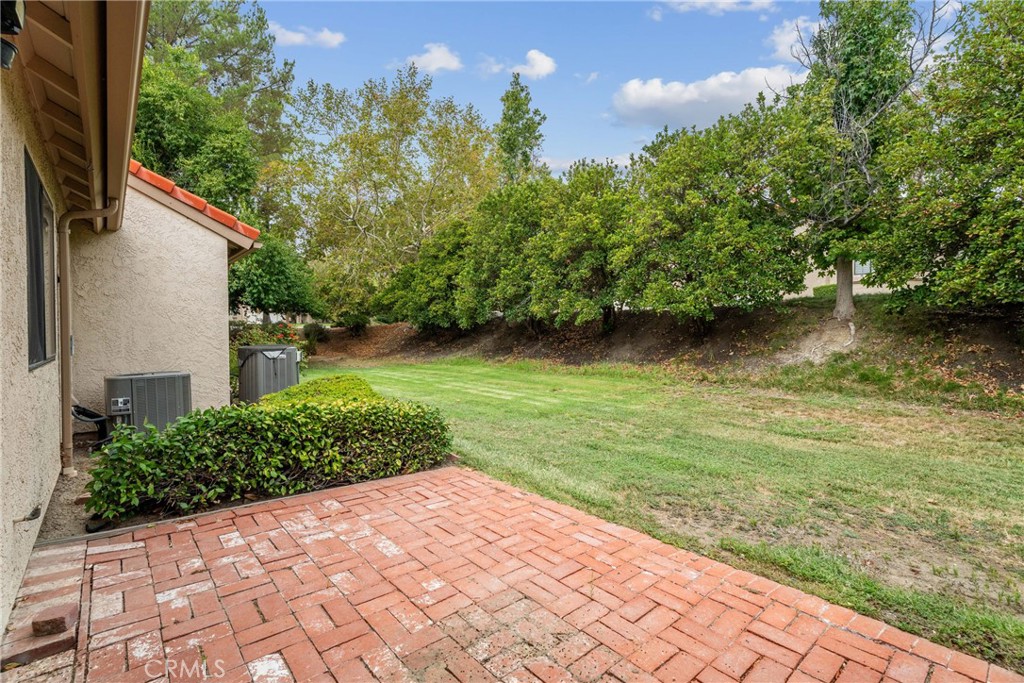 26352 Rainbow Glen