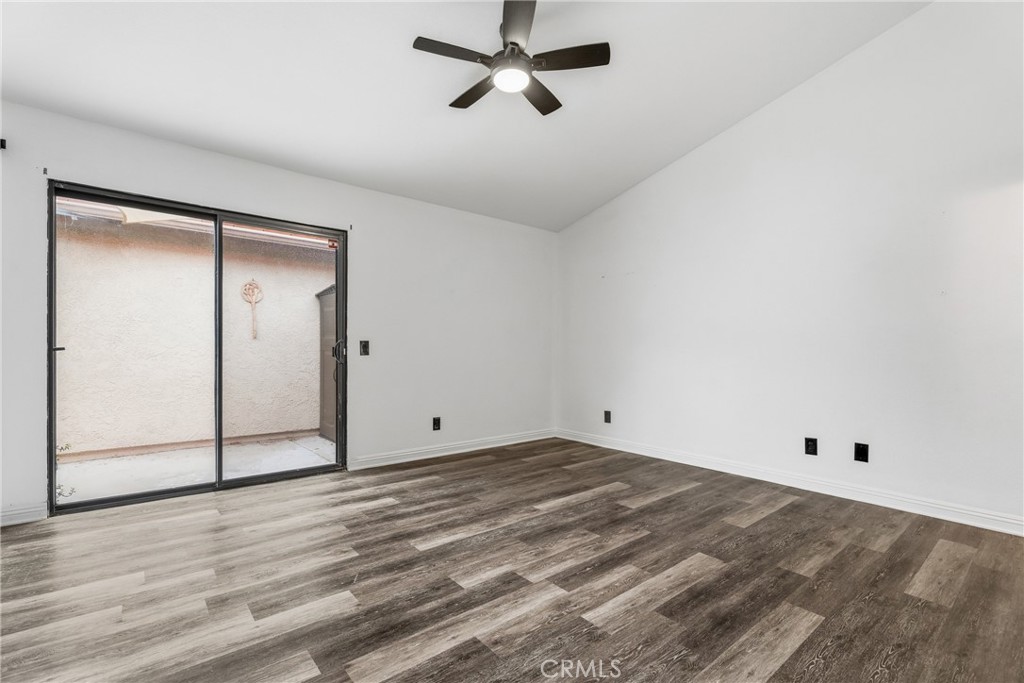 26352 Rainbow Glen
