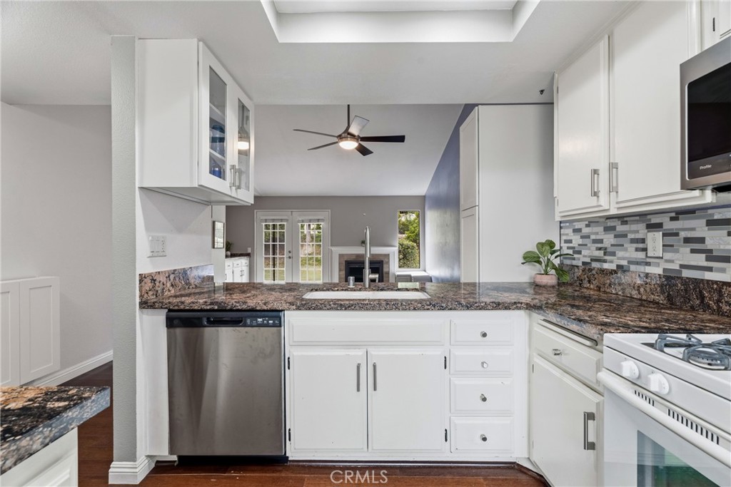 26352 Rainbow Glen