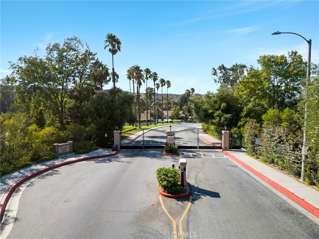 26352 Rainbow Glen