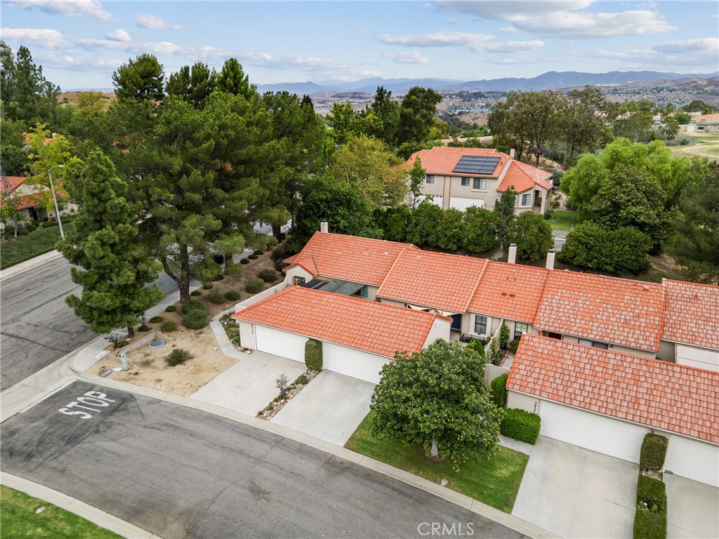 26352 Rainbow Glen