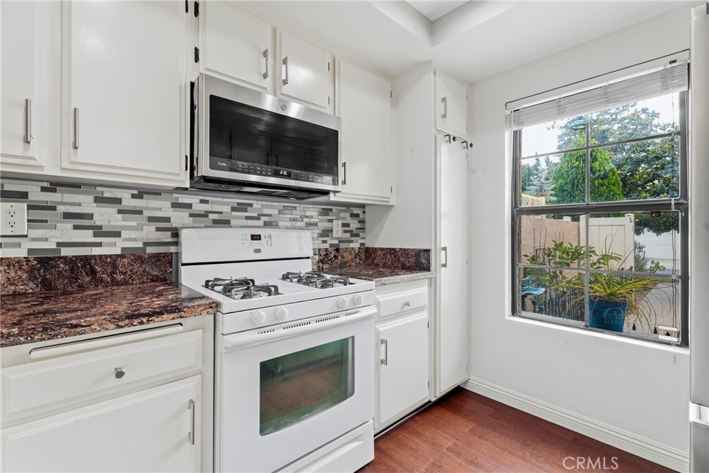 26352 Rainbow Glen