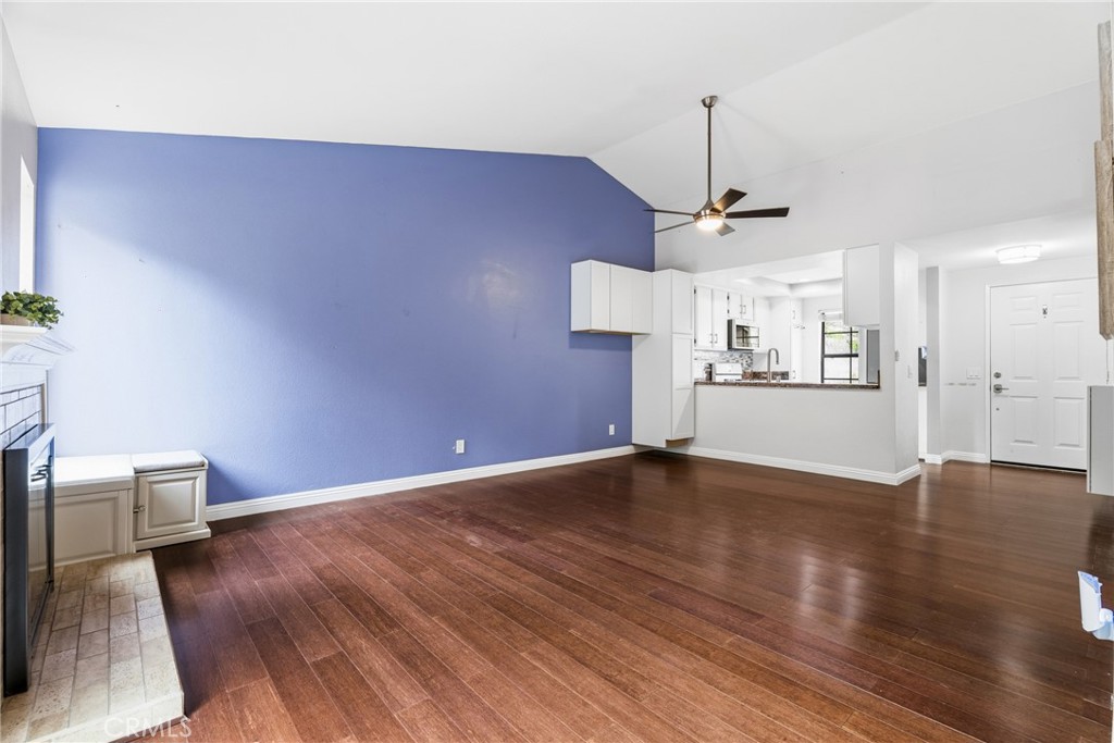 26352 Rainbow Glen