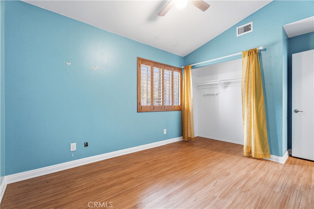 26352 Rainbow Glen