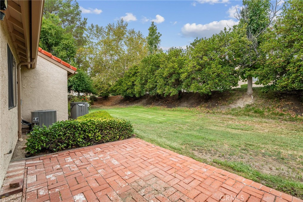 26352 Rainbow Glen