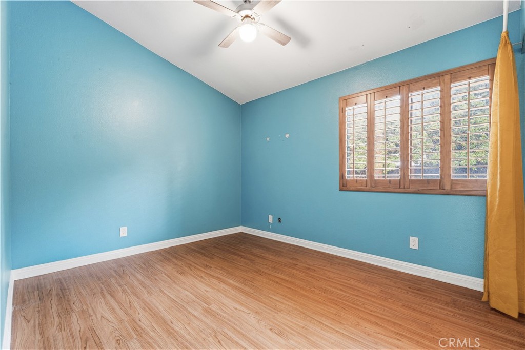 26352 Rainbow Glen
