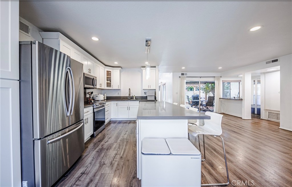 10415 Larwin
