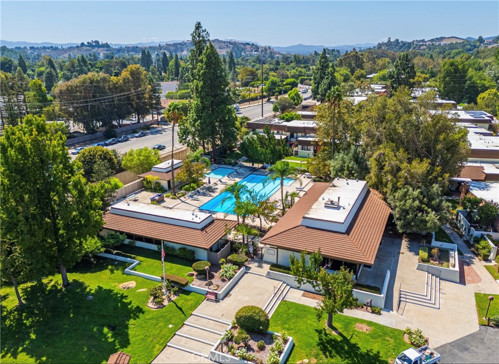 10415 Larwin