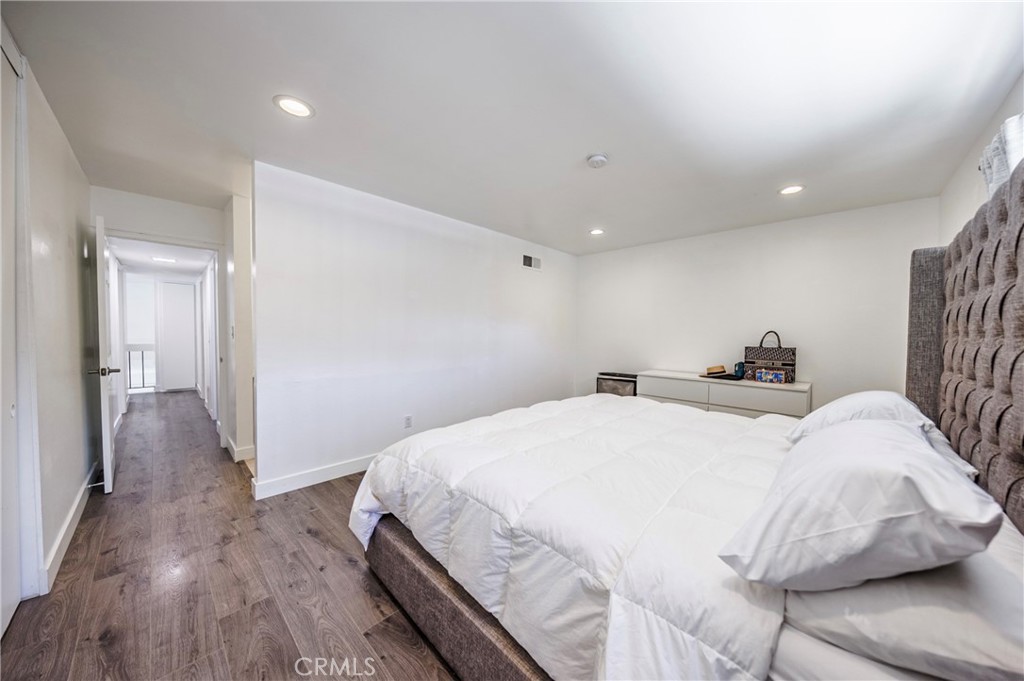 10415 Larwin